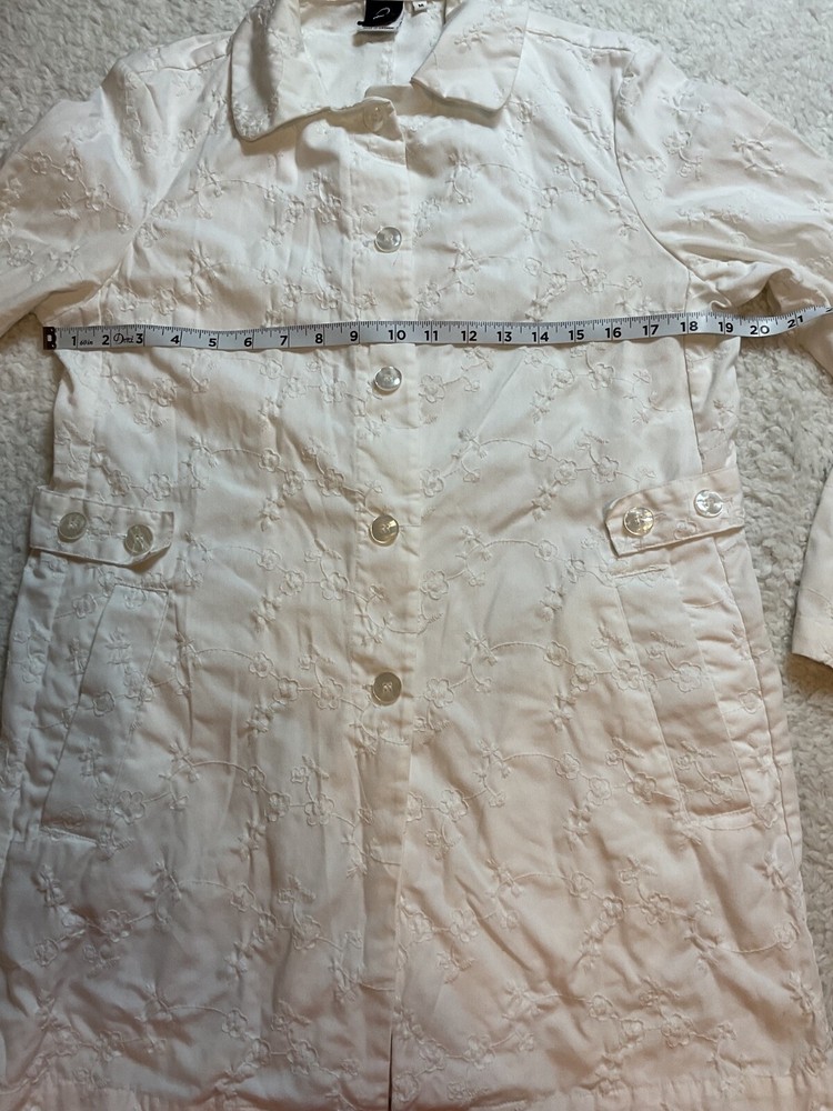 Barco Uniforms Womens Size Medium White Button-up Lab/Spa Technician Coat Floral