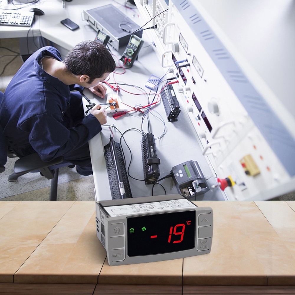 Digital Temperature Controller XR02CX4N1F1 for Stable Refrigeration Performance