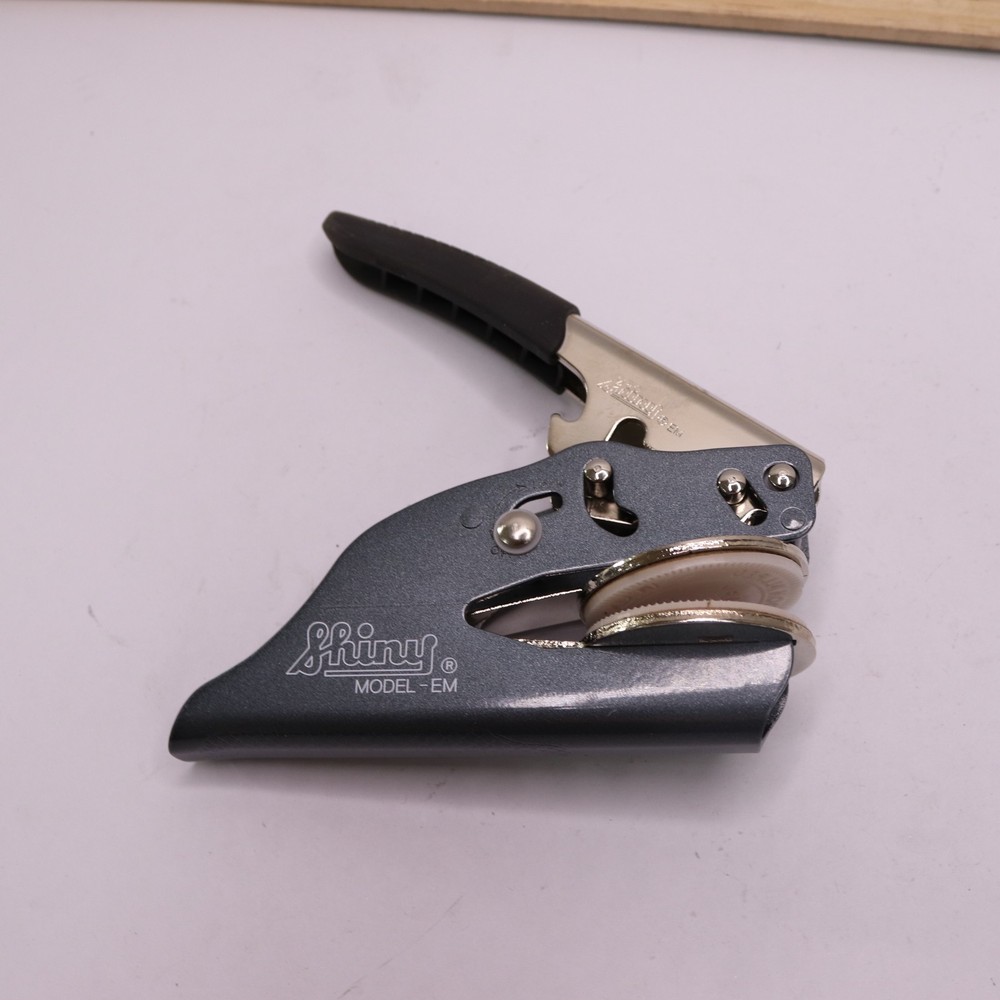 Shiny Model Em Pocket Seal M405965