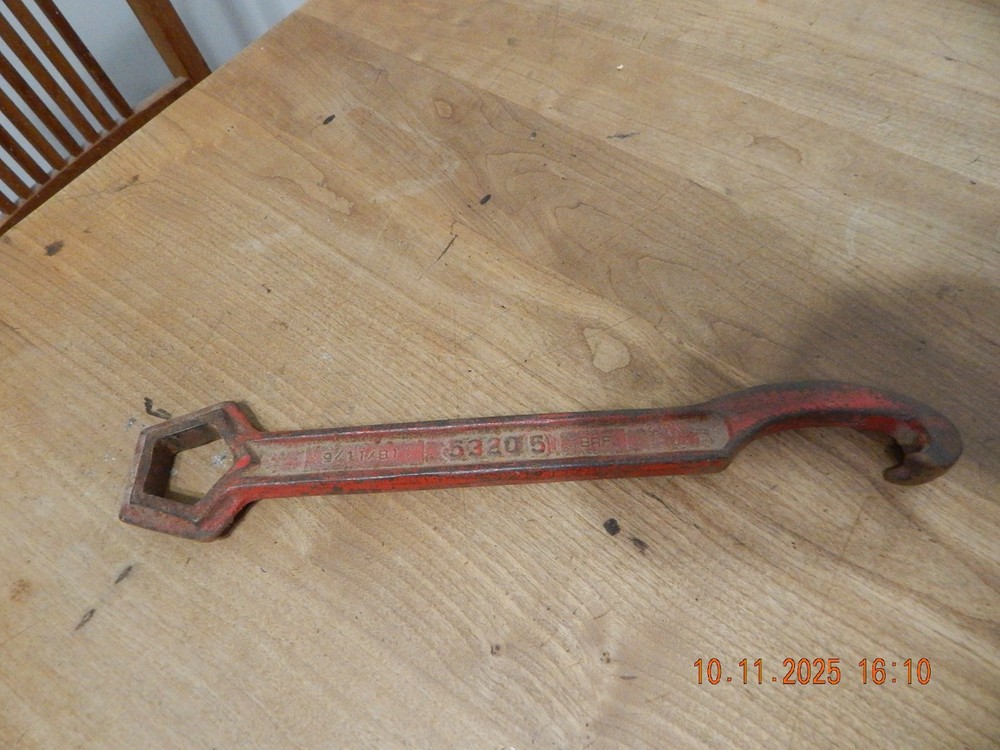 Vintage 5320 5 Fire Hydrant Spanner Wrench Nice