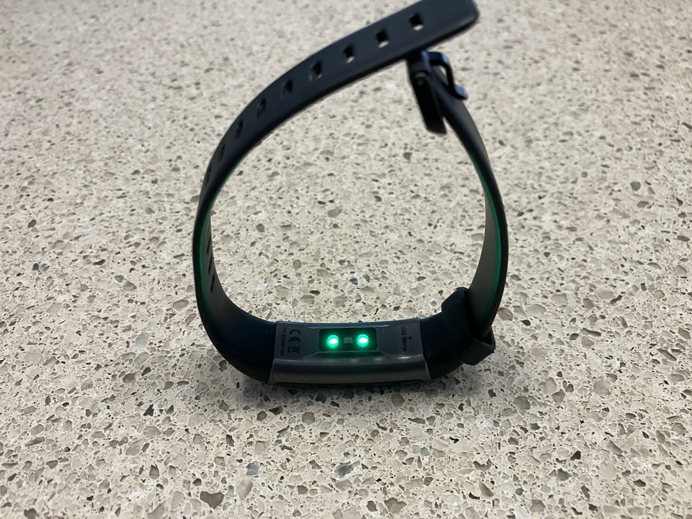 Zururu Black/Silver Activity Fitness