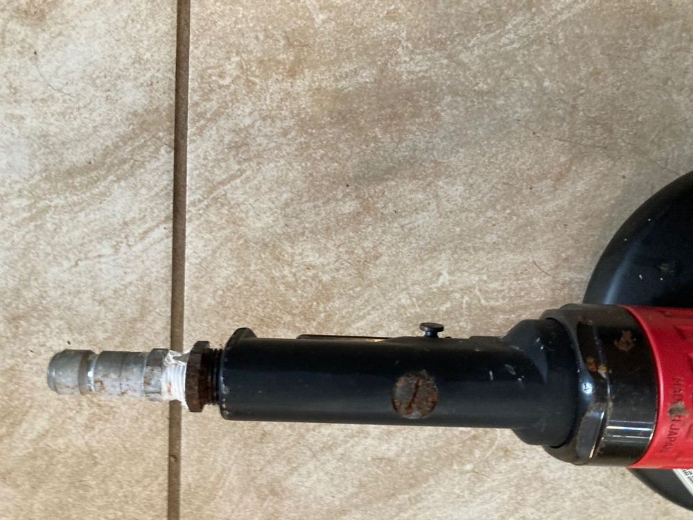 Universal Tool UT8763 7" Pneumatic Angle Grinder 7000 RPM