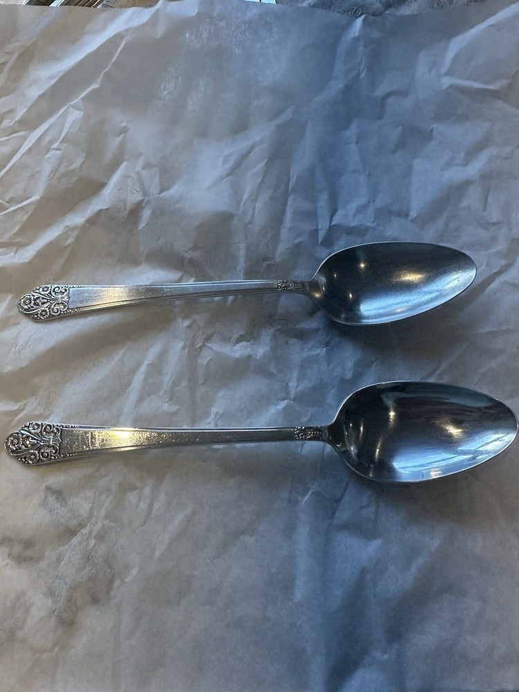International Rogers silverplate Precious 2 serving spoons 8 1/2"