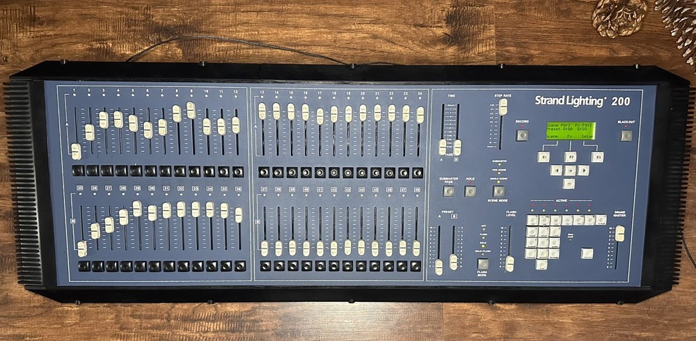 Strand Lighting 200 24/48 Panasonic Portable Control Console 24 Effects