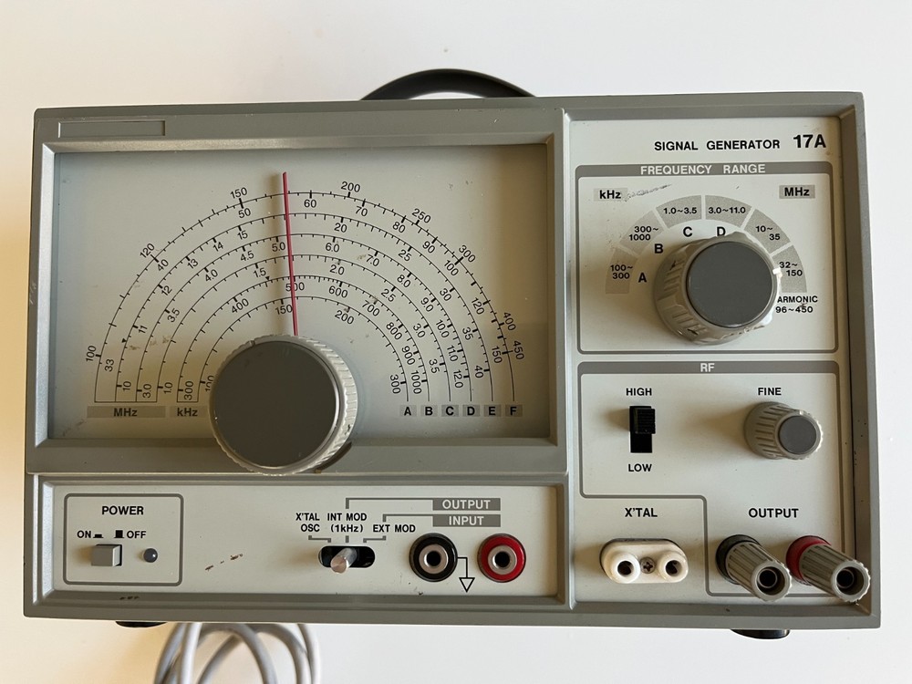 Leader  LSG-17A  RFSignal Generator