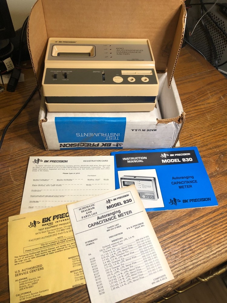 Working BK Precision 830 AUTORANGING Capacitance Meter with Original Box