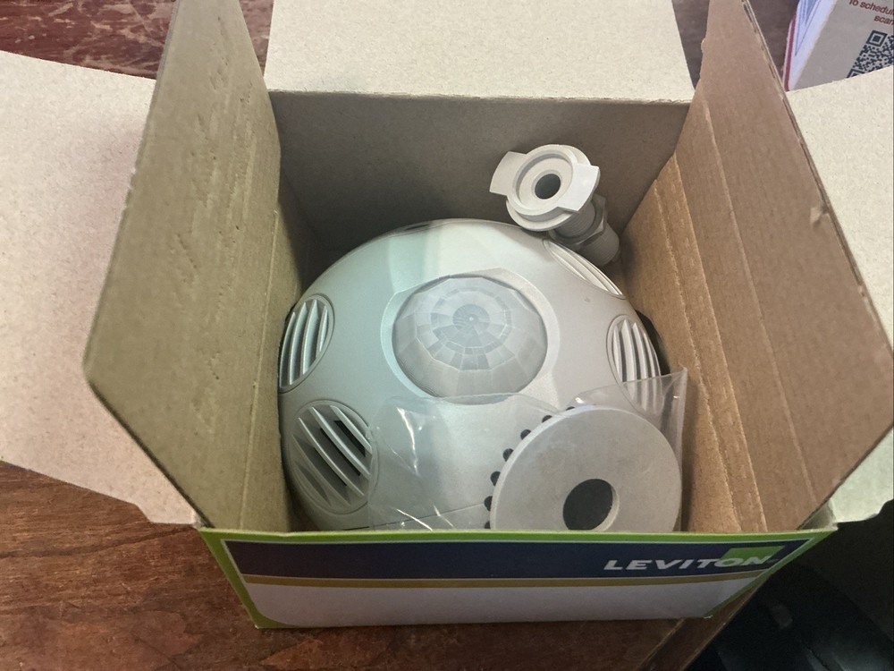 Leviton OSC10-M0W Multi-Technology Celing Mount Occupancy Sensor (new)