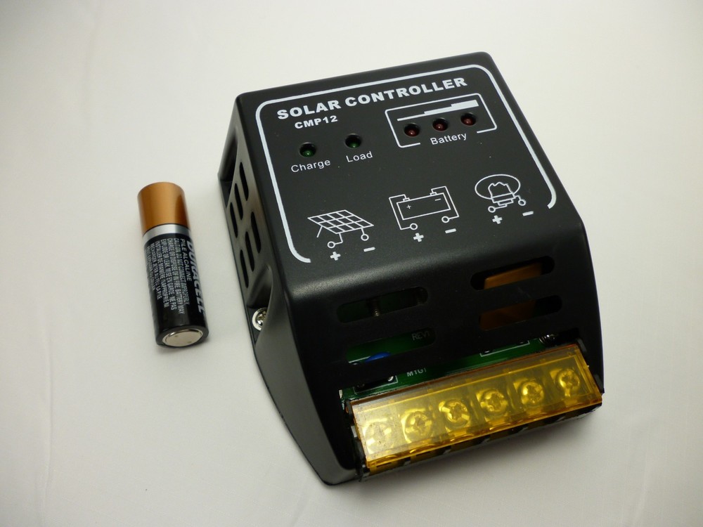 Solar Controller Regulator 12 or 24 VDC 10 Amp for Solar Panel & Batteries SCR1