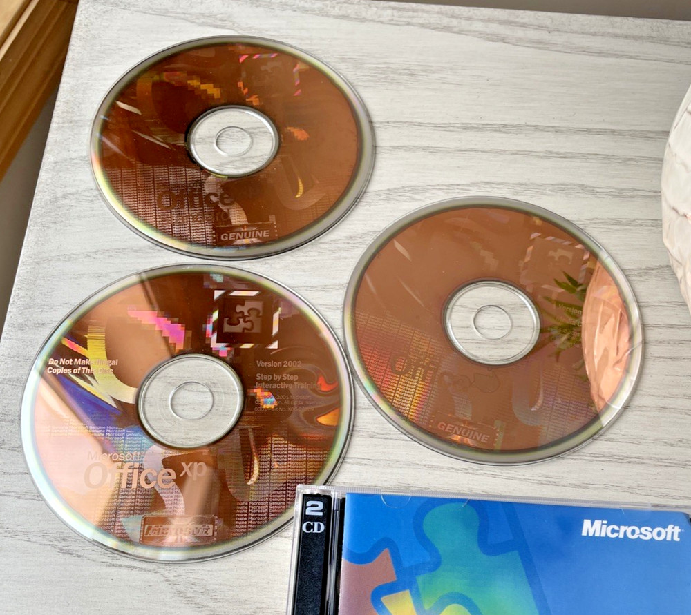 Standard Microsoft Office XP Version 2002 Software Set w/Product Key & 3-CDs