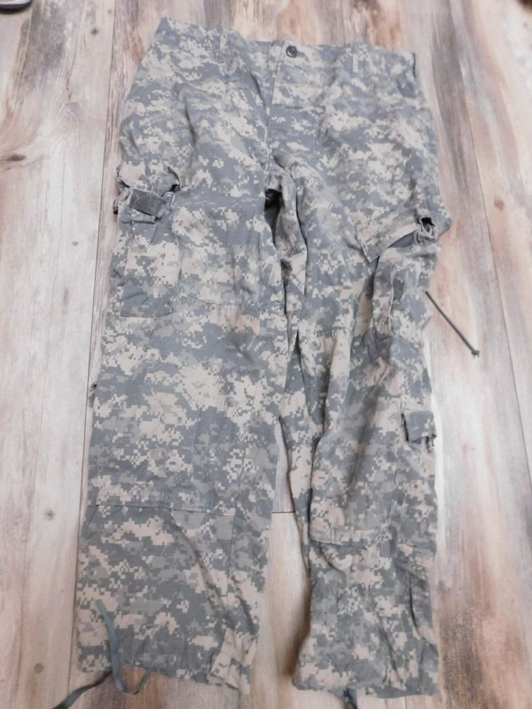 US  ARMY ACU PANTS  SIZE MEDIUM - X SHORT