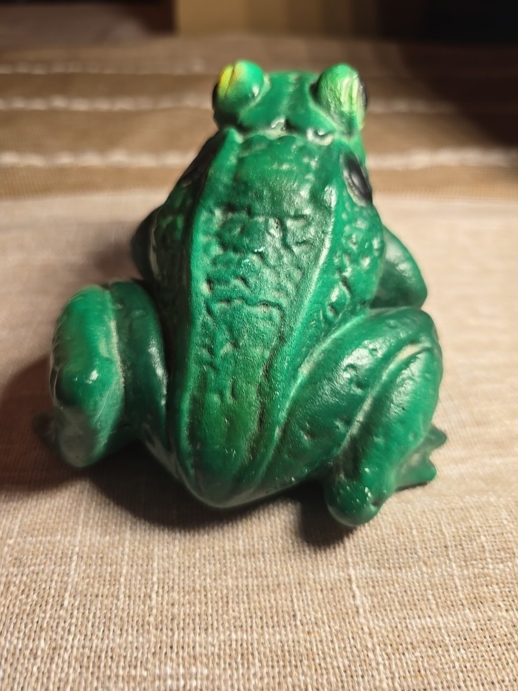 Vintage Heavy Frog Concrete