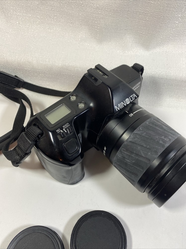 Minolta Maxxum 3000i SLR Film Camera Bundle