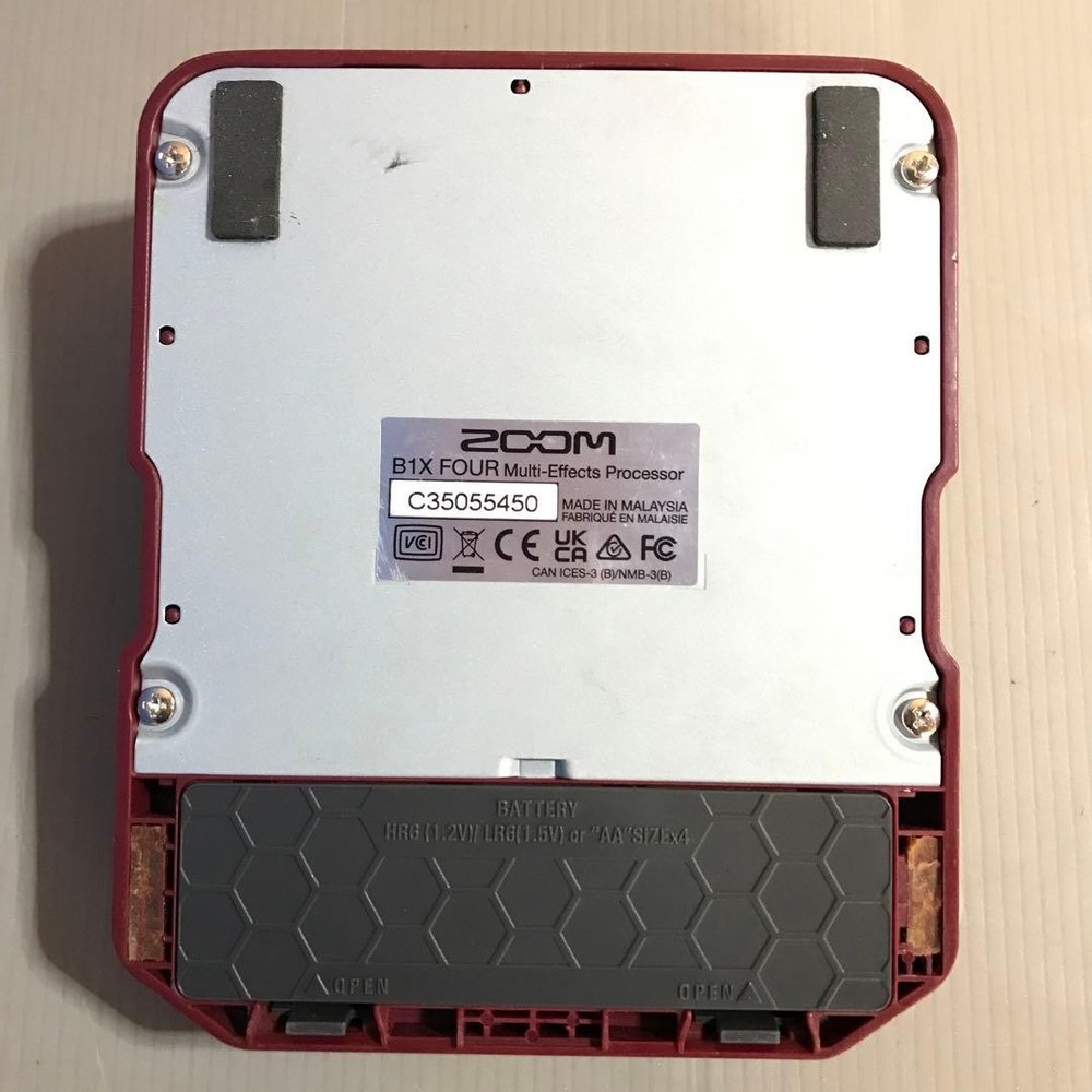 ZOOM B1 FOUR multi-effector B1XFOUR junk