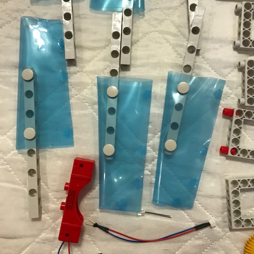 Thames and Kosmos set