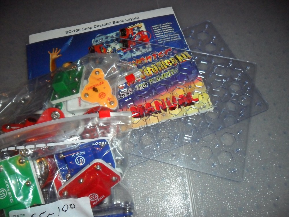 Snap Circuits Creative Kit Manual bundle Model SC-100 blocks plus 320 Projects