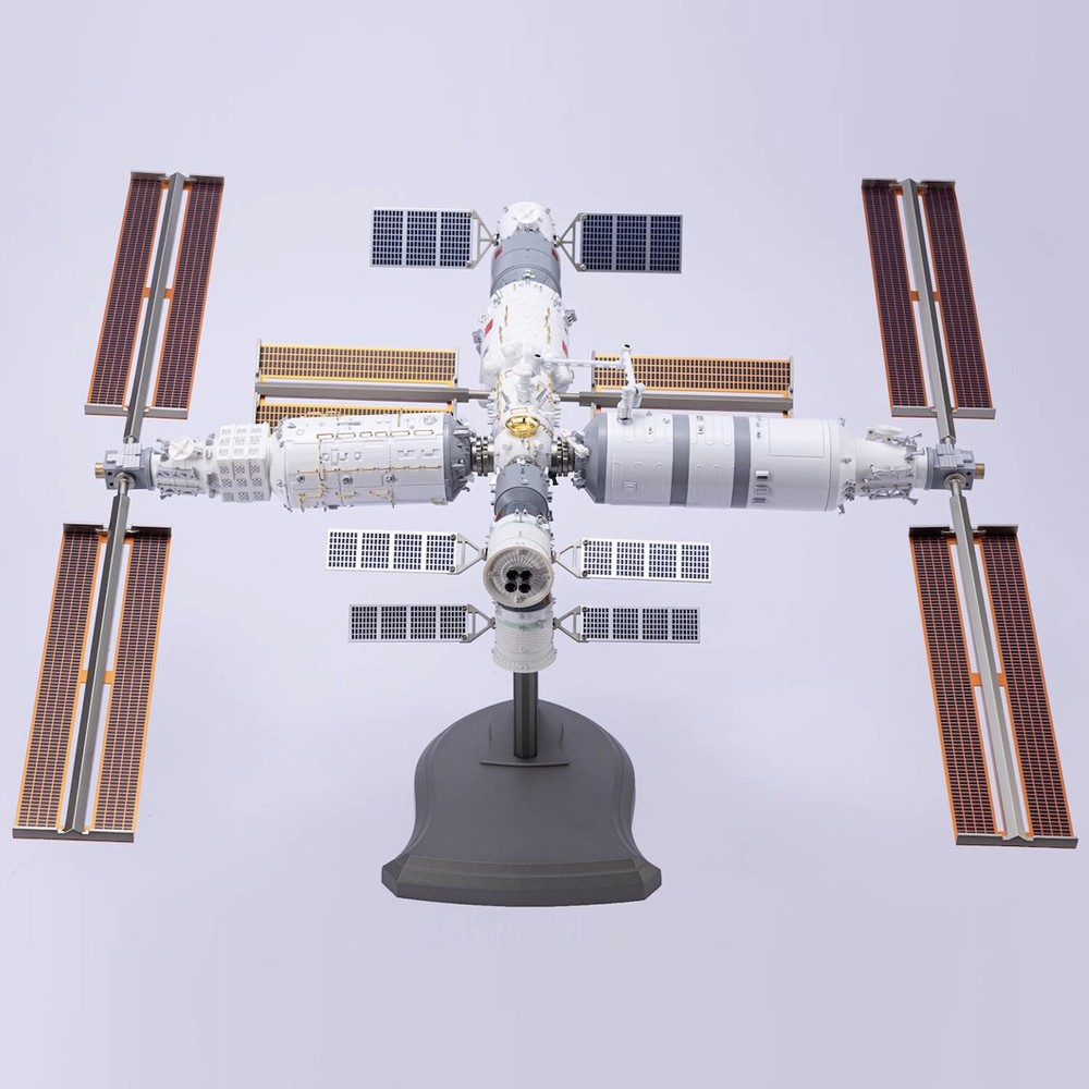 1: 90 China Aerospace Space Station Model Combination Alloy