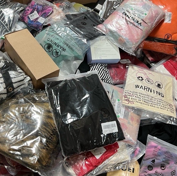 LIQUIDATION (MYSTERY) BOX. AMAZON/TARGET/ DHL