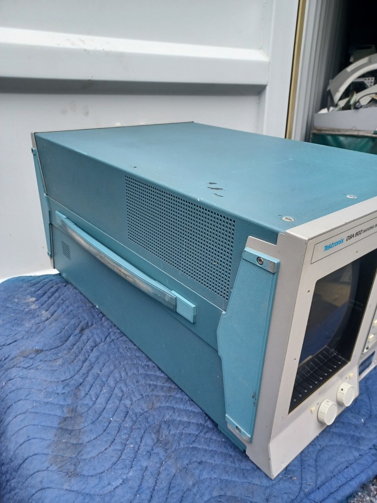 TEKTRONICS DSA 602 DIGITIZING SIGNAL ANALYZER