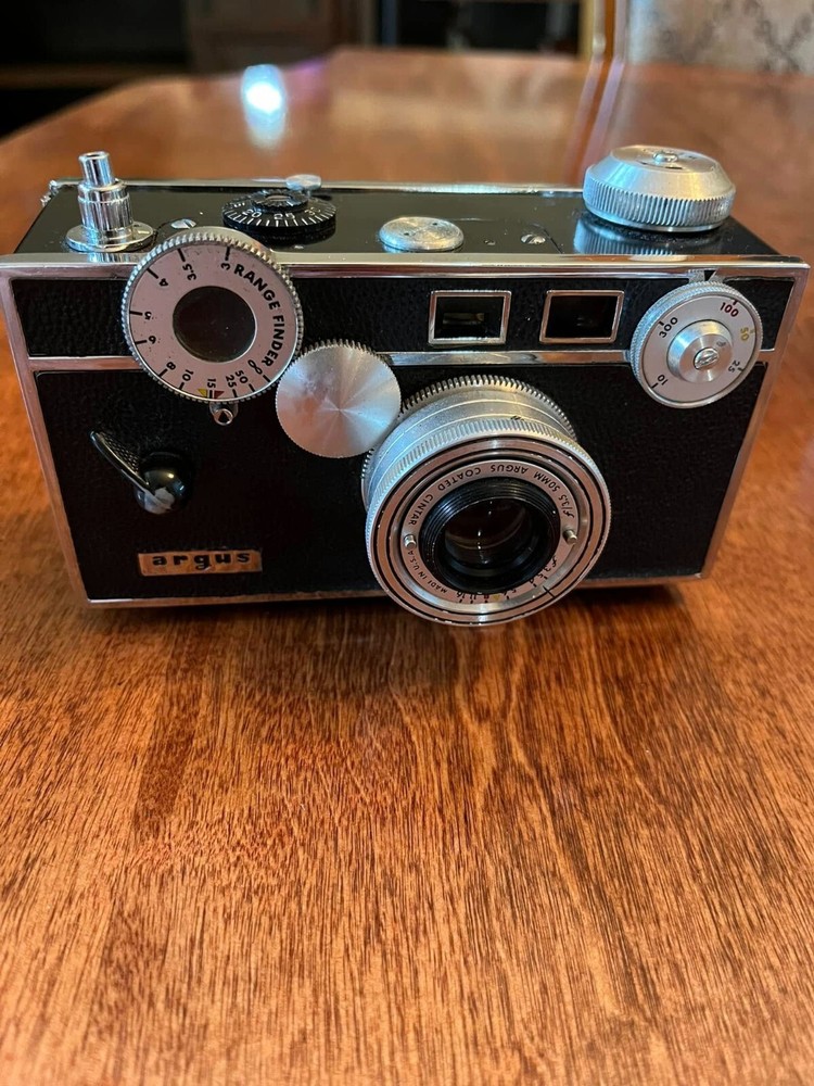 Argus C3 Brick 35mm Rangefinder Camera with Cintar Lens, Flash, and Case