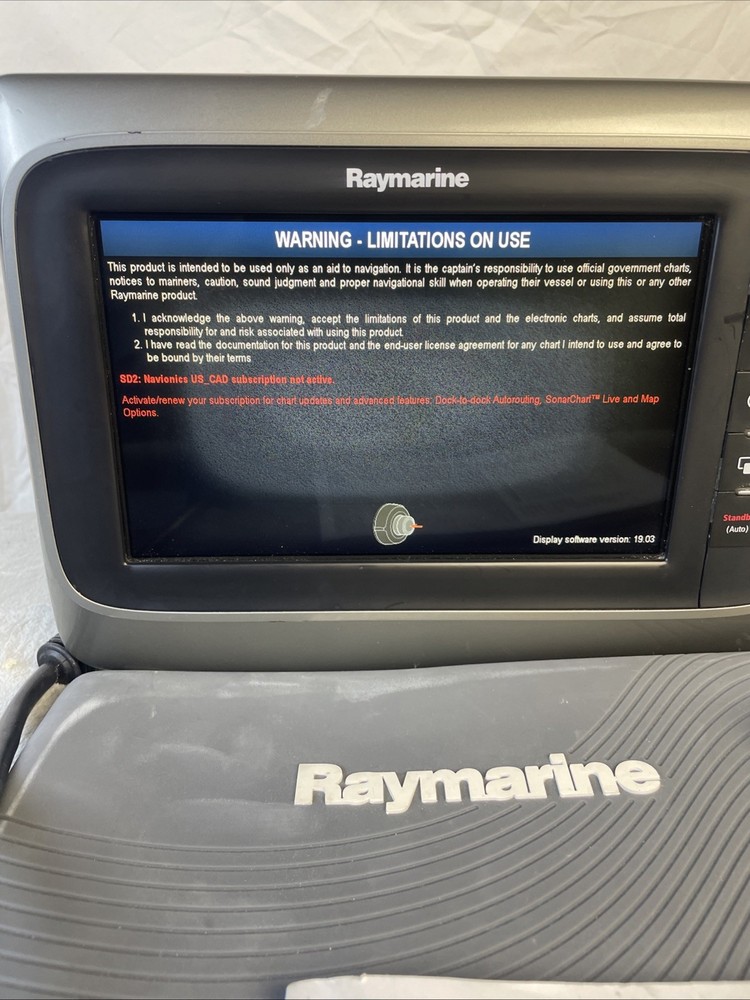 Raymarine c95 GPS Chartplotter Multifunction Display E70012 With Suncover