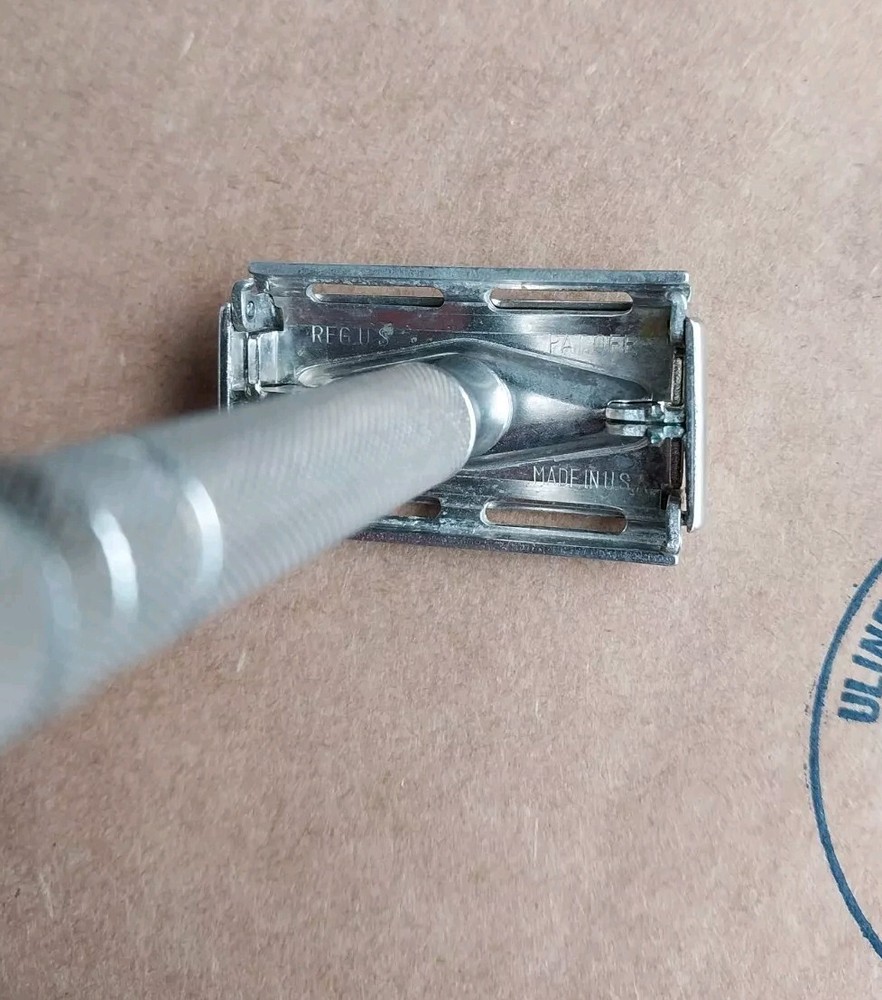 Vintage 1950 Gillette Super Speed Safety Razor Notched Post No Date Code