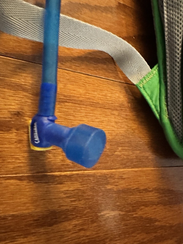 CamelBak Rogue Hydration Pack Green Nylon, Adjustable, Lightweight, 2 Pockets