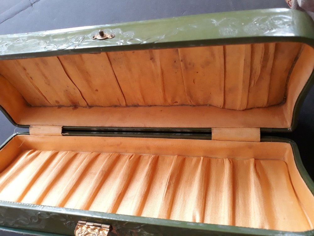 Antique Victorian Vintage Glove Box