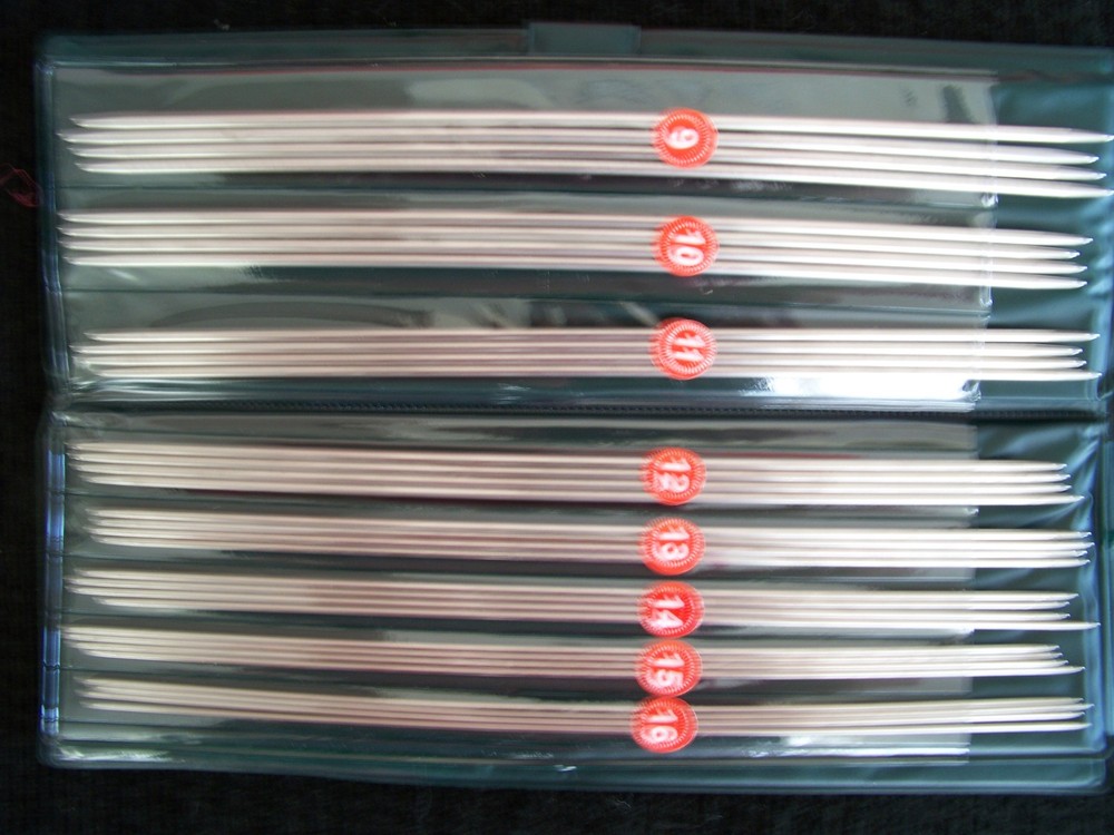 Double point knitting needles & accessories, 11 sets + case, 10"