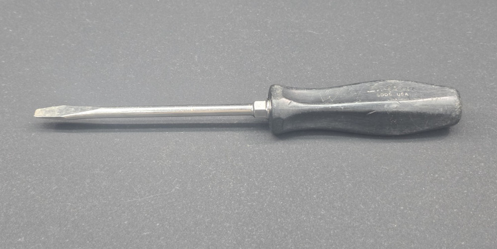 Snap On Black Hard Handle Flat Head Screwdriver SDD6
