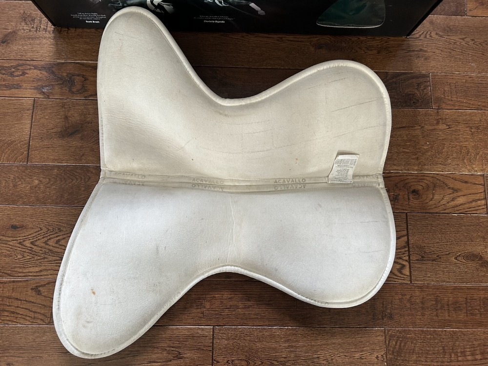 Acavallo Gel & Memory Foam Half Pad - White Size MEDIUM