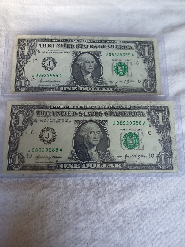 2021 X2 $1 Dollar Bills Ink Smear Errors From The Same Strap.