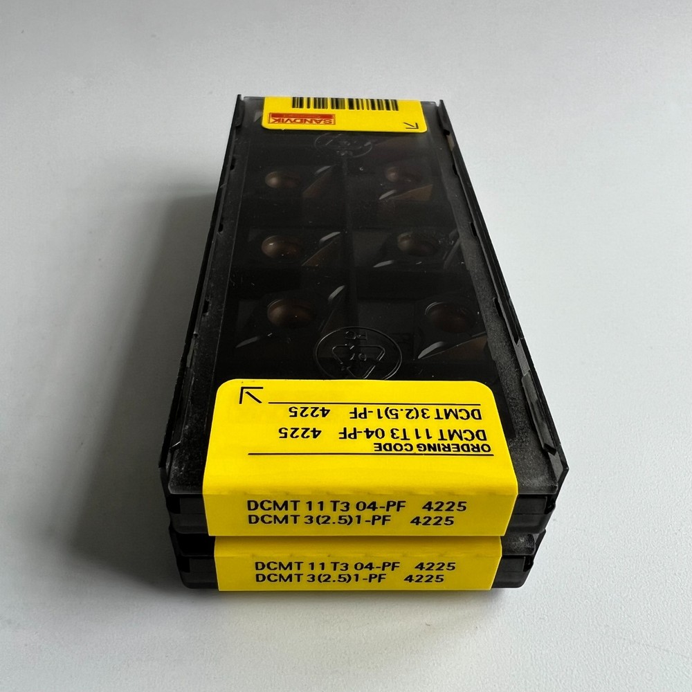 10Pcs/BOX Sandvik DCMT11T304-PF 4225