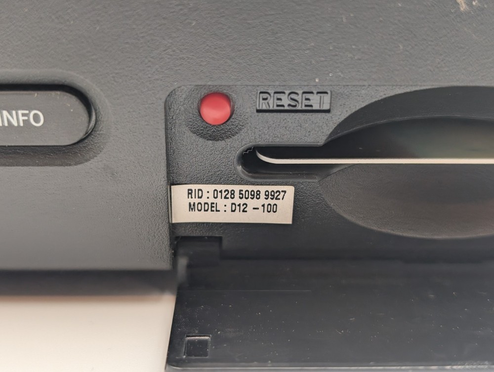 DirecTV D12-100 Satellite Receiver w/ Access Card – Powers On Untested