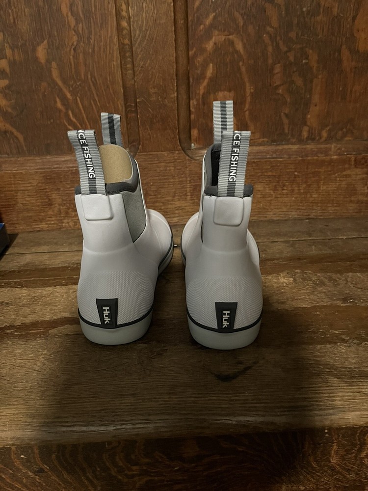 huk deck boots
