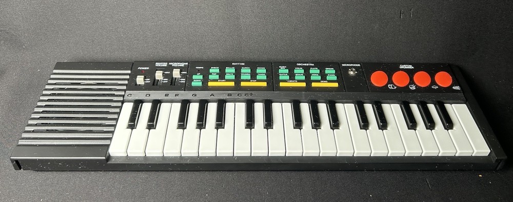Avon Happy Notes Keyboard Unisonic Instrument Minimal Use Works