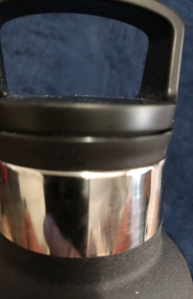 Hummel Metal Drinking Container With Lid