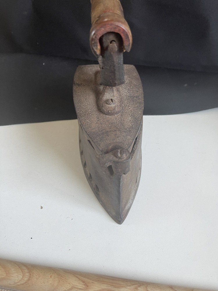 ANTIQUE COAL CASTING IRON