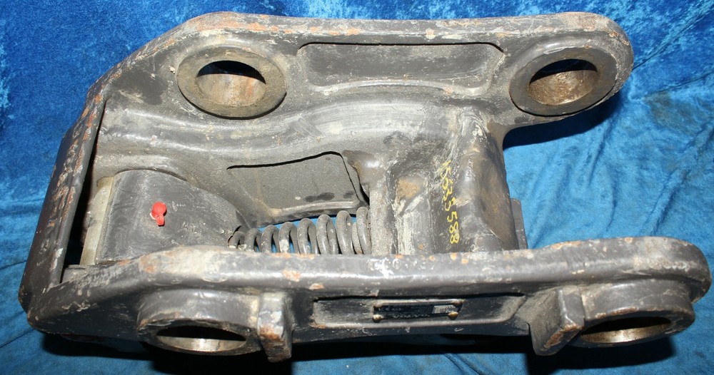 Volvo 8289325 Mechanical Quick Coupler With Coupler Pins Interface U08
