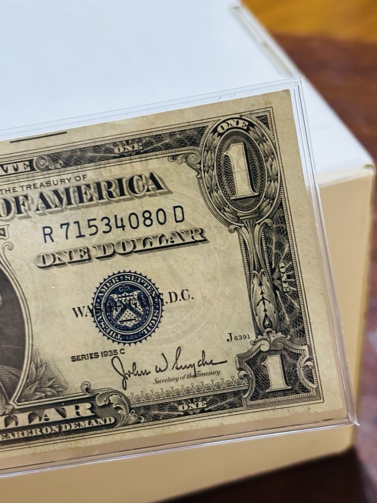 Crisp! 1935c 1$ Silver Certificate ERROR MISCUT Nice Pronounced Line