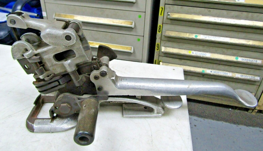 💥SIGNODE MODEL SFC 1223 SEAL FEED STRAPPING MACHINE