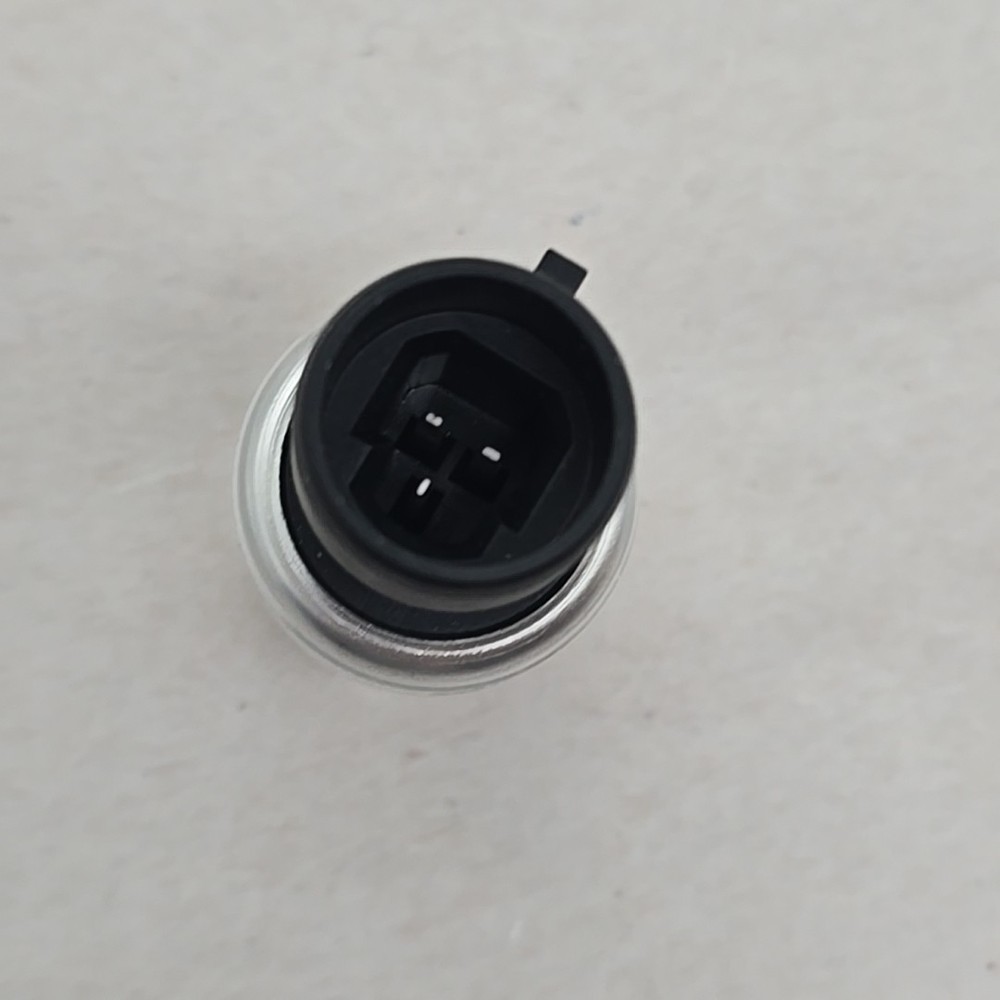 A/C Refrigerant Pressure Sensor CARQUEST ABA1005