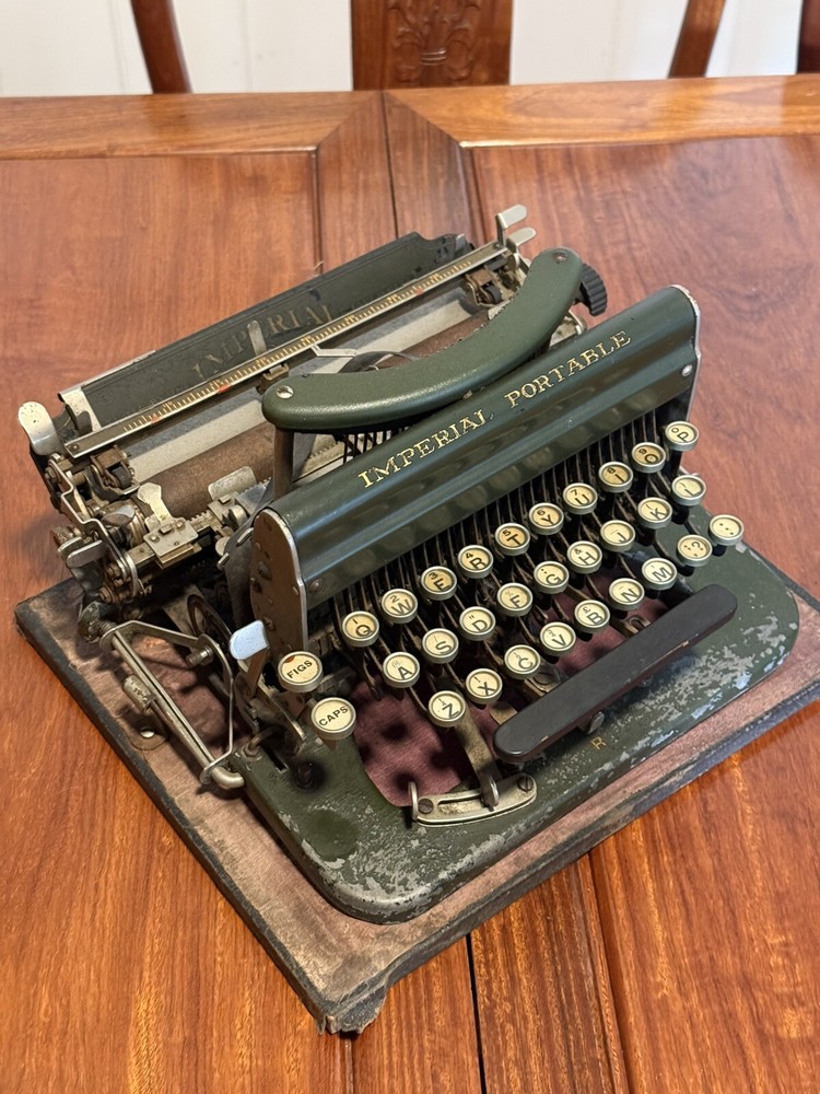 Rare ANTIQUE Imperial Model D Typewriter