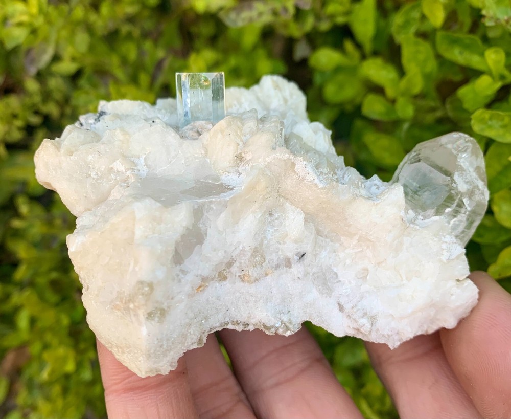 176 GM Fantastic Transparent aquamarine With Quartz