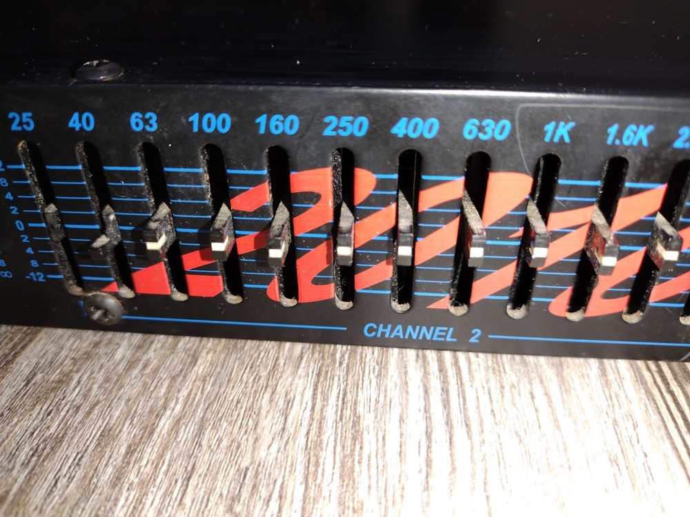 GLi GQ2010 Dual 15 Graphic Equalizer