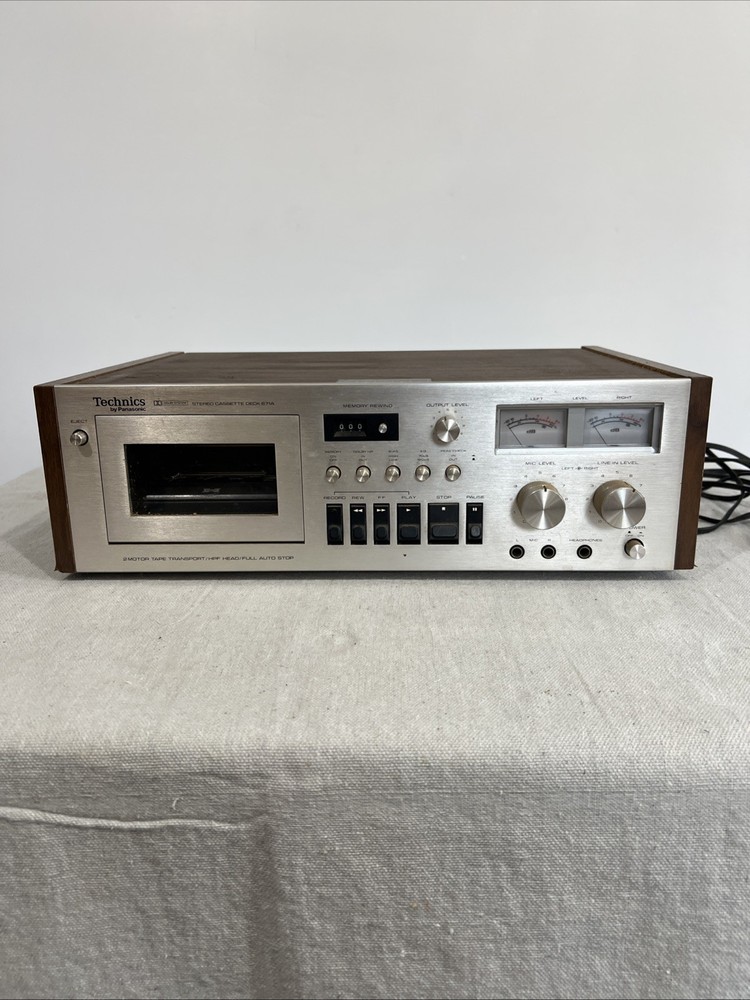 Vintage Technics by Panasonic RS-671A Stereo Cassette Deck Powers On