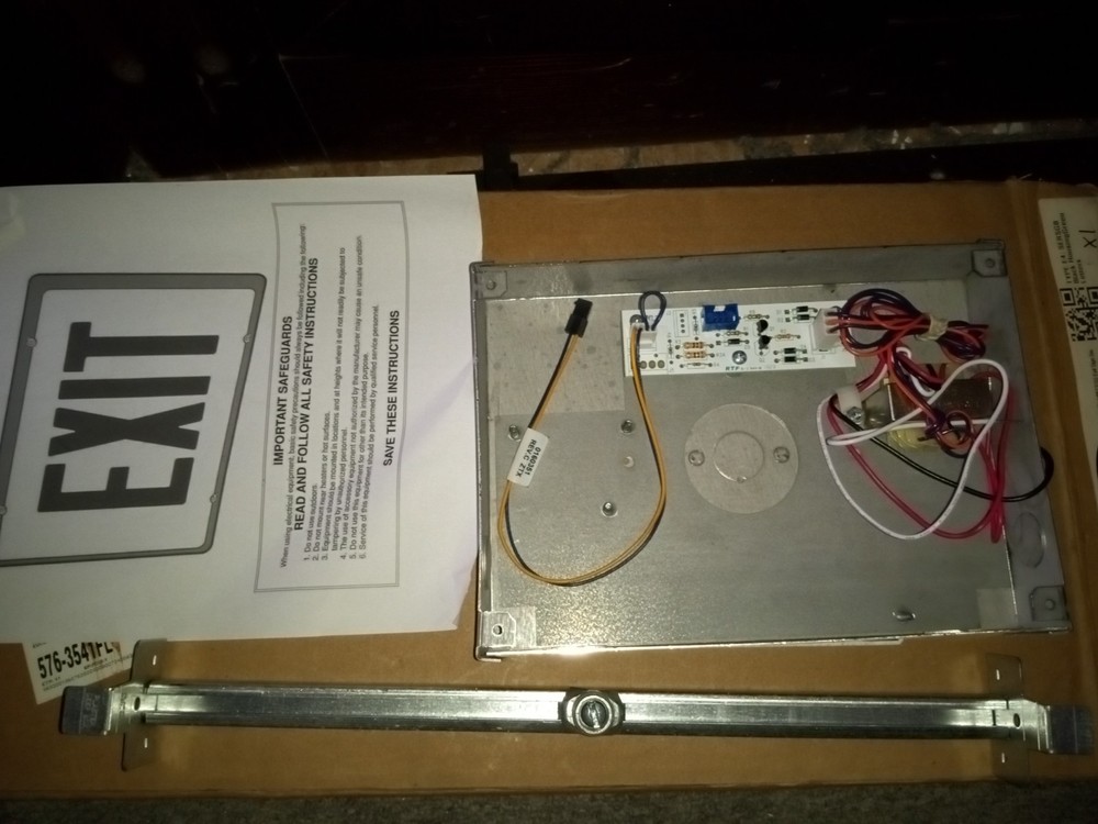 EXIT SIGN,NEW IN BOX SEMPRA LED EXIT SIGN MODEL SESGBNE ! 3 AVAILABLE V