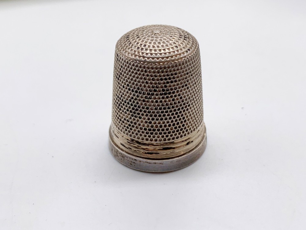 ANTIQUE SOLID STERLING SILVER SEWING THIMBLE