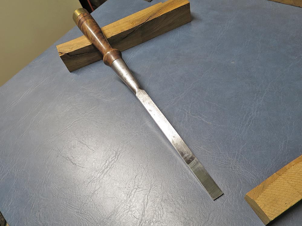 D.R. BARTON 5/8 INCH EXTRA LONG SQUARE EDGE MORTISE CHISEL BEAUTIFUL HANDLE