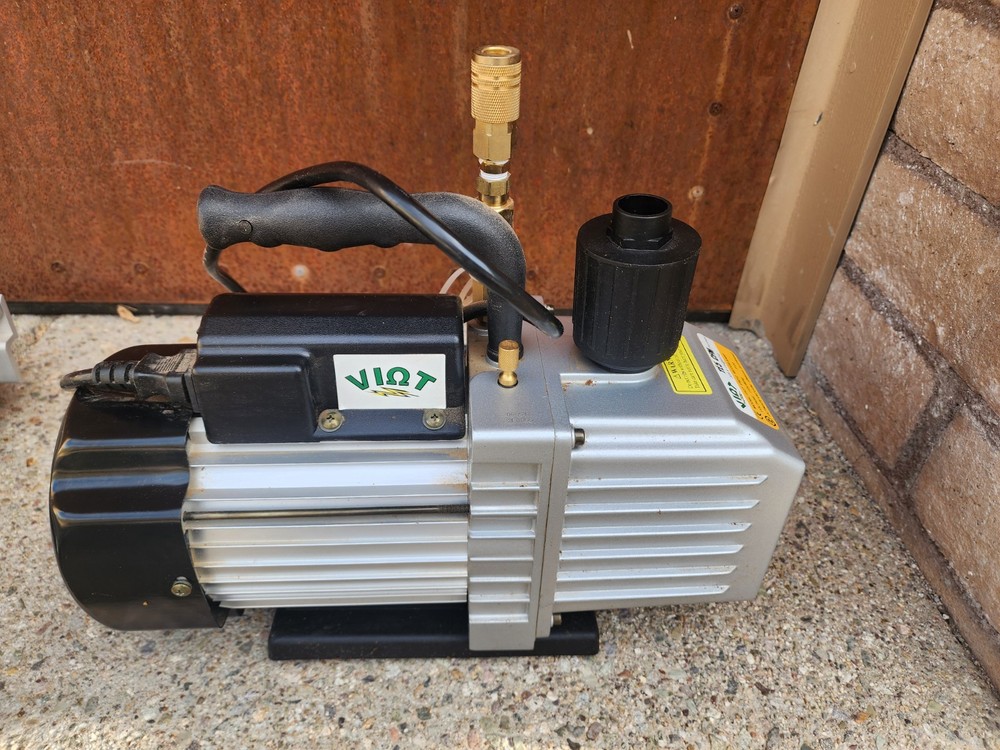Viot VP12 11.5 CFM Vacuum pump.