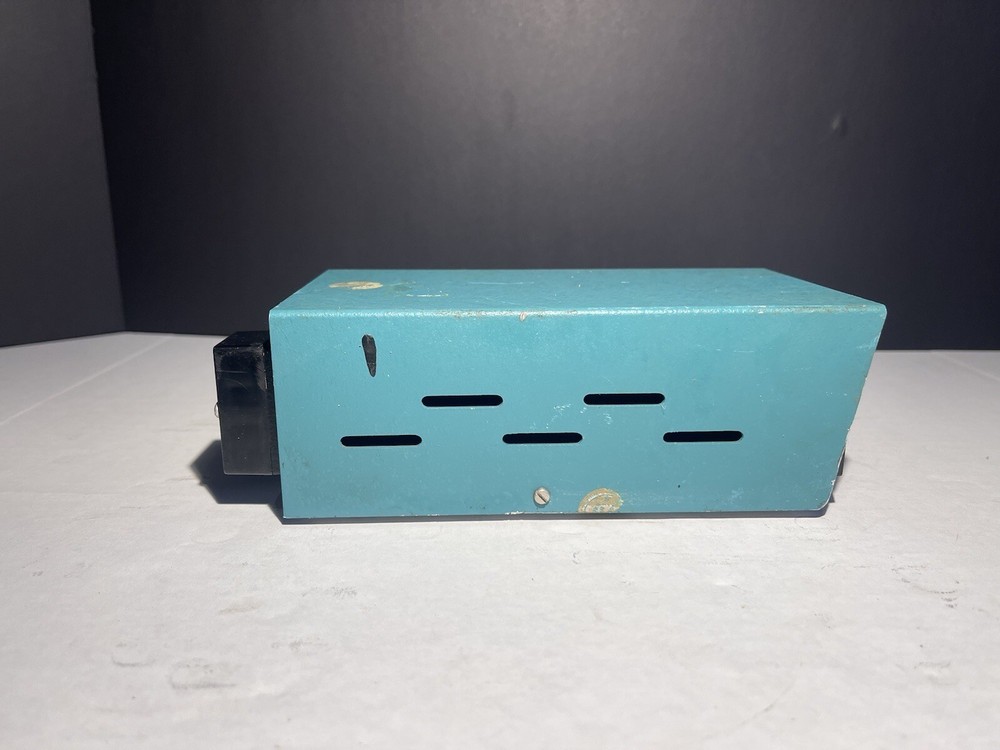 FLUKE 2160A DIGITAL THERMOMETER